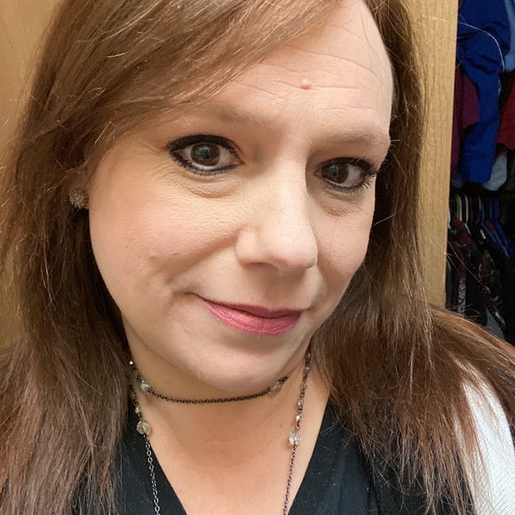 Meet your Posher, Melissa - Picture 1 of 1